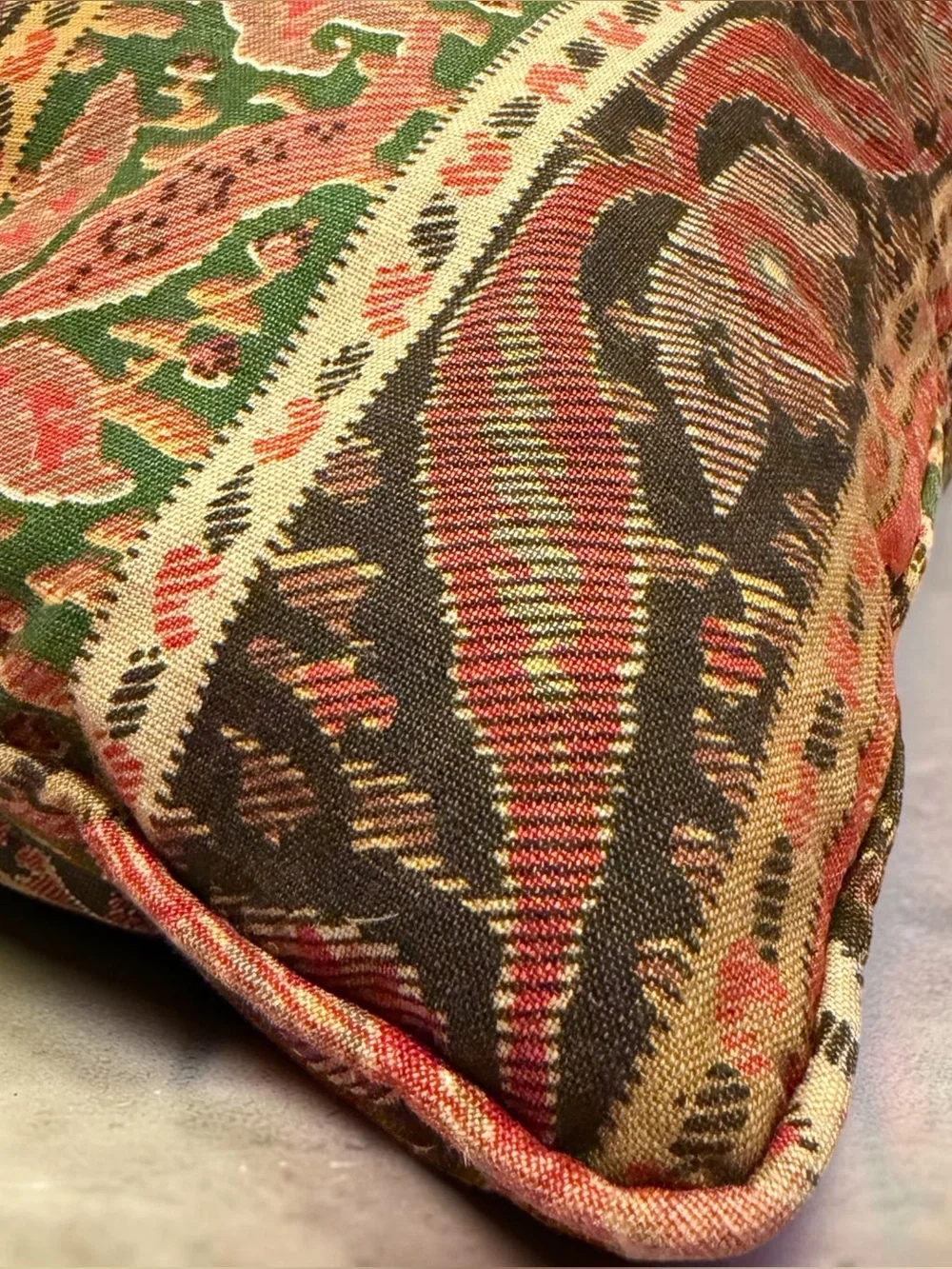 Pair VTG Custom 22x22 Feather Down Jacquard Tapestry Upholstery Designer Pillows
